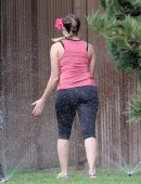Kelly-Brook-Booty-in-Tights-6