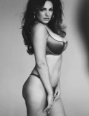 Kelly-Brook-Caps-2015-Calender-Video-24