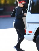 Khloe-Kardashian-and-Booty-5