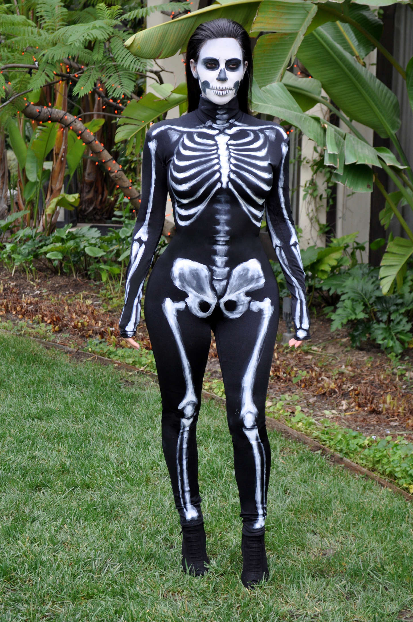 Kim-Kardashian-Zombie-Halloween-1