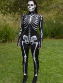 Kim-Kardashian-Zombie-Halloween-10