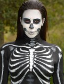 Kim-Kardashian-Zombie-Halloween-2