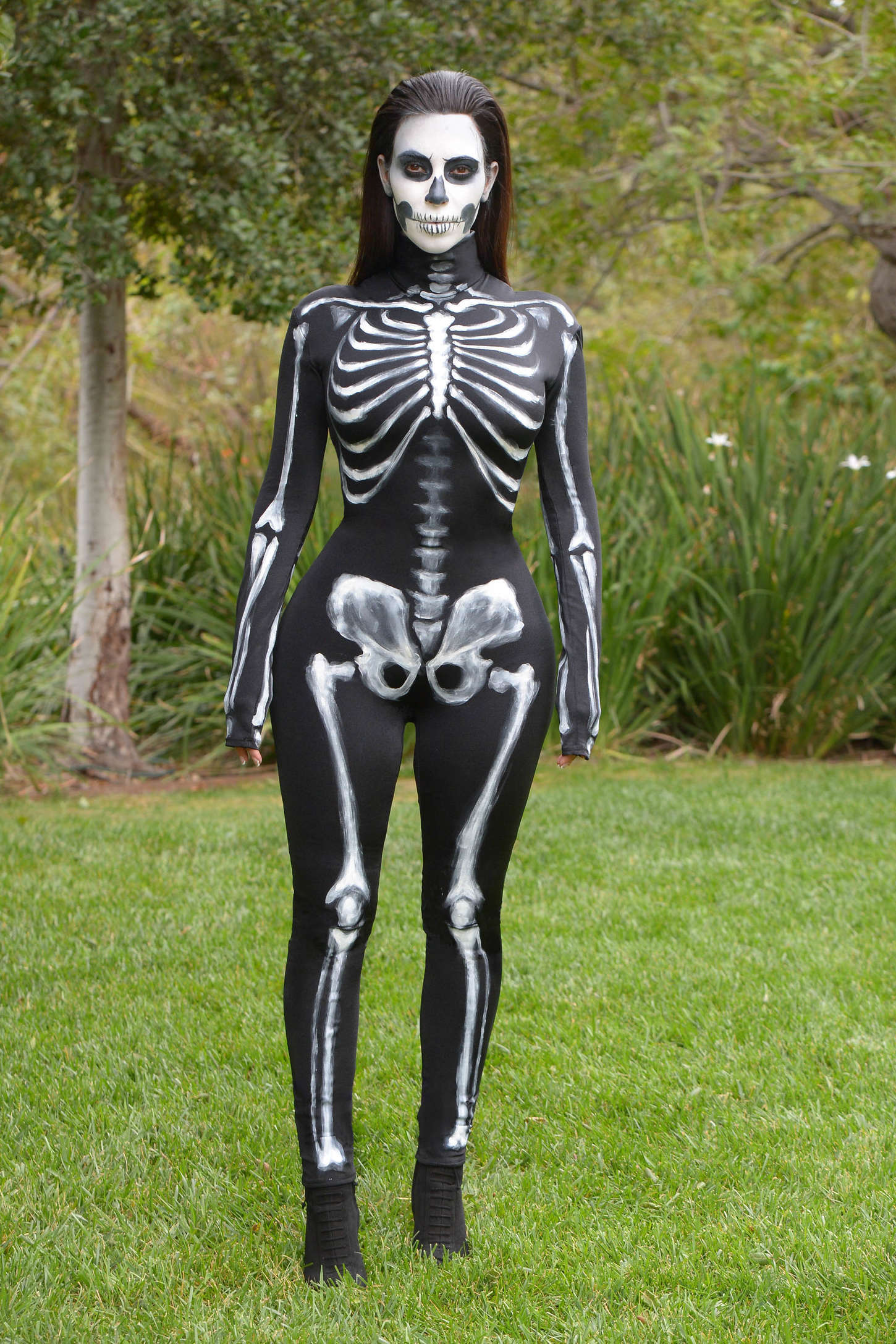 Kim-Kardashian-Zombie-Halloween-3
