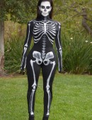Kim-Kardashian-Zombie-Halloween-4