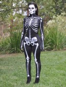 Kim-Kardashian-Zombie-Halloween-7