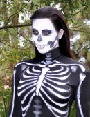 Kim-Kardashian-Zombie-Halloween-9