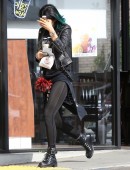 Kylie-Jenner-in-Tights-1