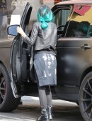 Kylie-Jenner-in-Tights-6