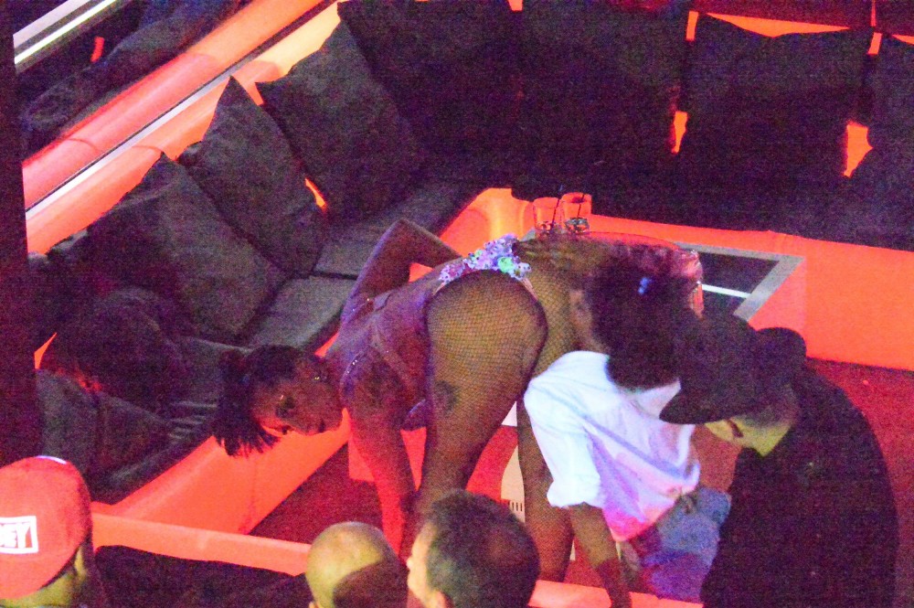 Lady-Gaga-Dancing-9