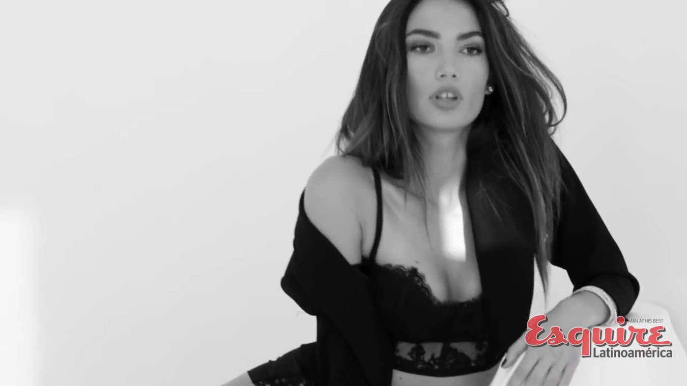 Lily-Aldridge-Esquire-2014-7