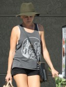 Malin-Akerman-14