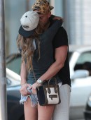 Nina-Agdal-in-Miami-11