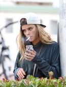 Nina-Agdal-in-Miami-7