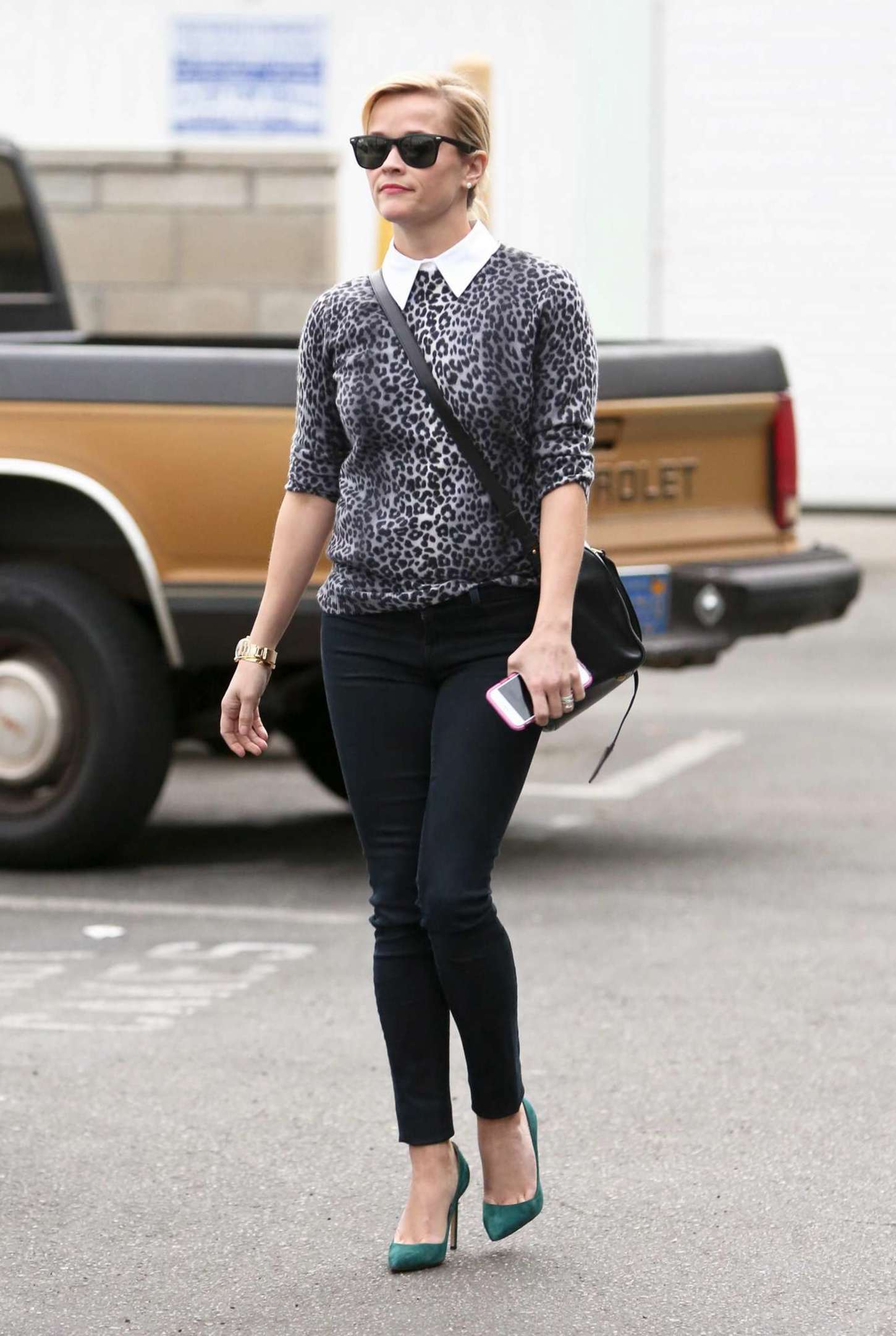 Reese-Witherspoon-in-Jeans-1