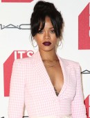 Rihanna-605