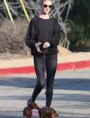 Rosie-Huntington-Whiteley-Booty-in-Spandex-10