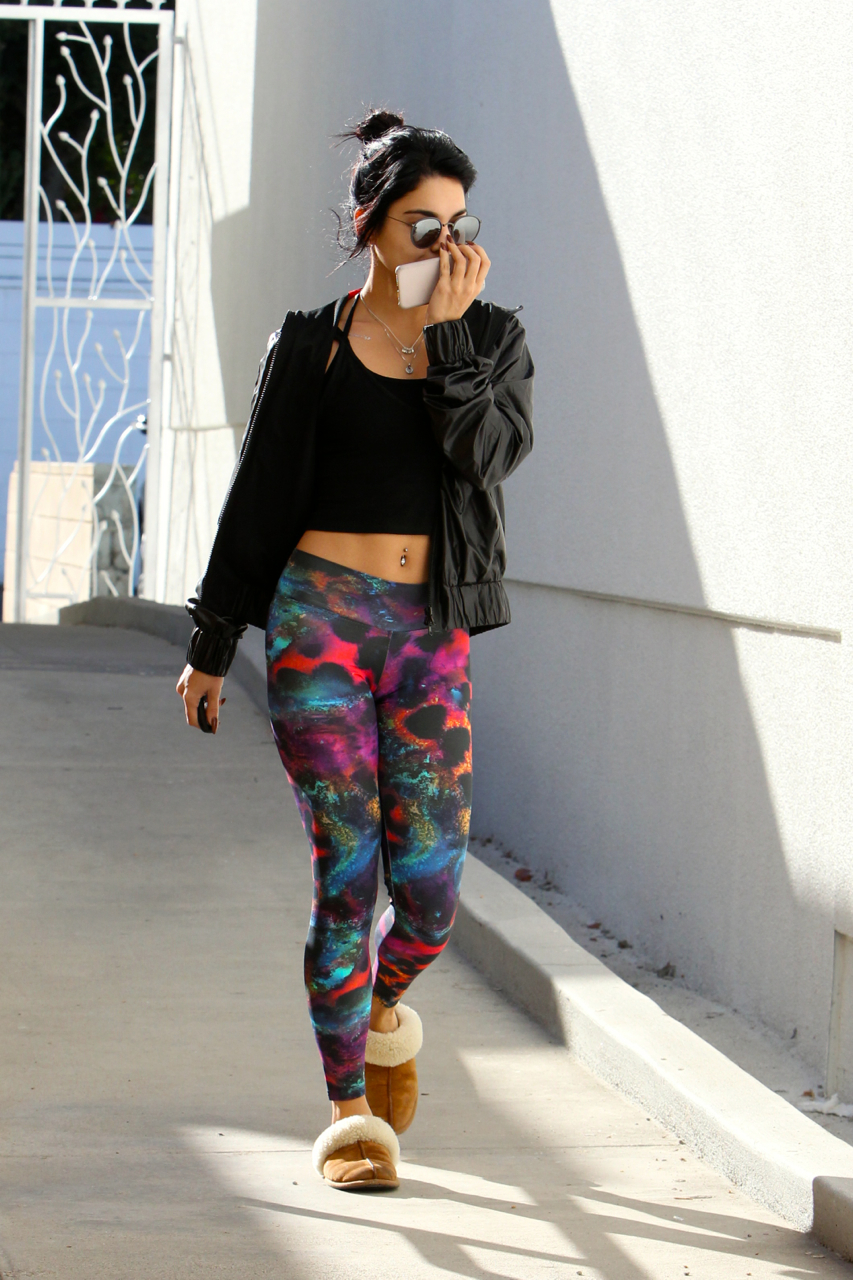Vanessa-Hudgens-Booty-656