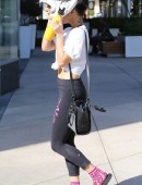 Vanessa-Hudgens-Booty-Gym-3