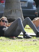 Alessandra-Ambrosio-Yoga-Park-Santa-Monica-1