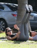 Alessandra-Ambrosio-Yoga-Park-Santa-Monica-6