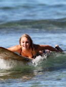 AnnaSophia-Robb-in-Bikini-Paddleboarding-1