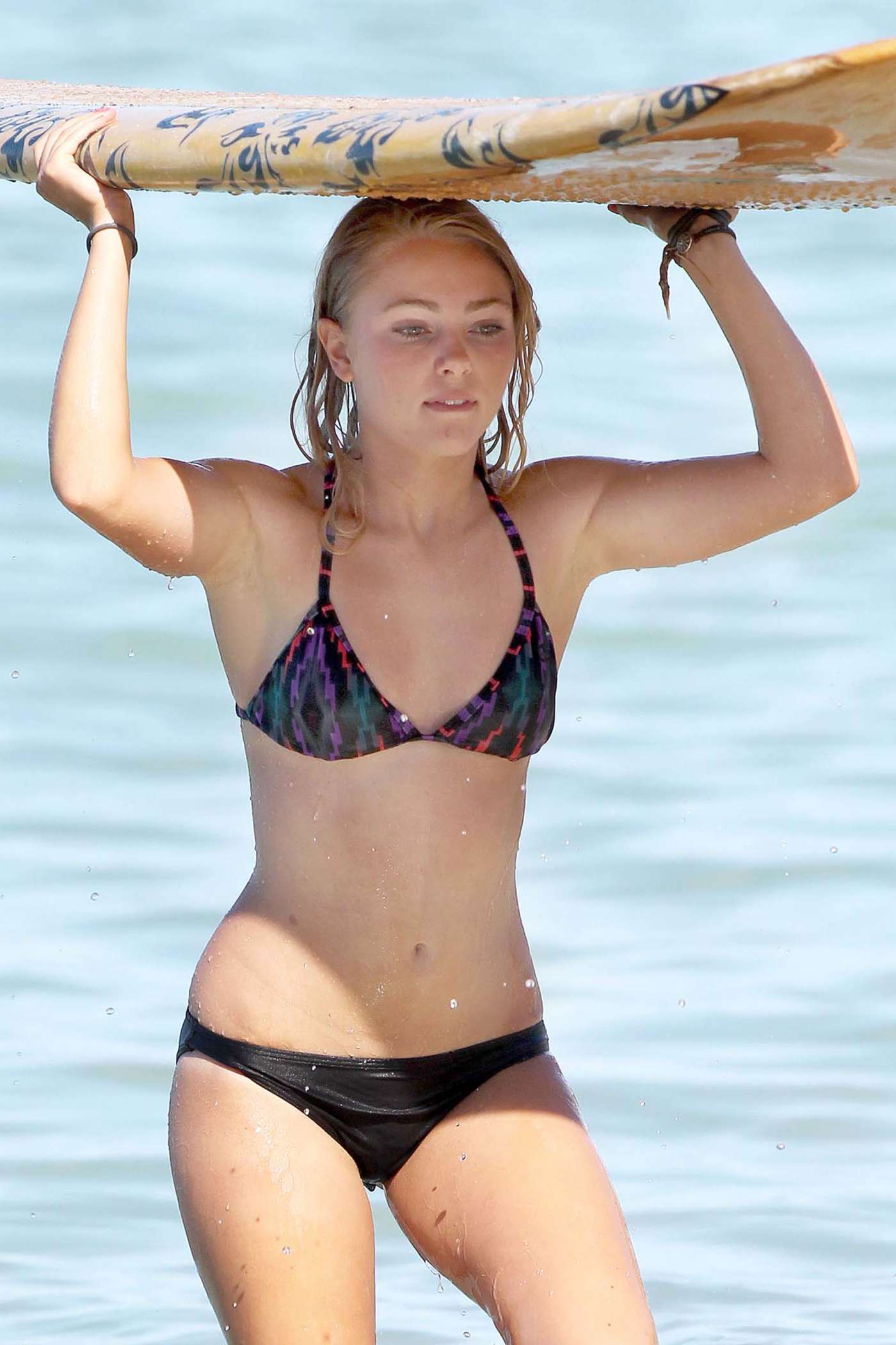 AnnaSophia-Robb-in-Bikini-Paddleboarding-7