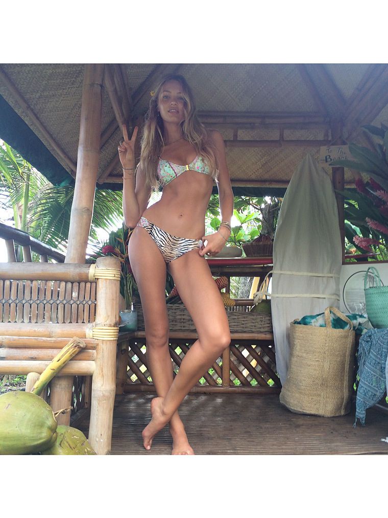 Candice-Swanepoel-808