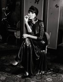 Eva-Mendes-Violet-Grey-6