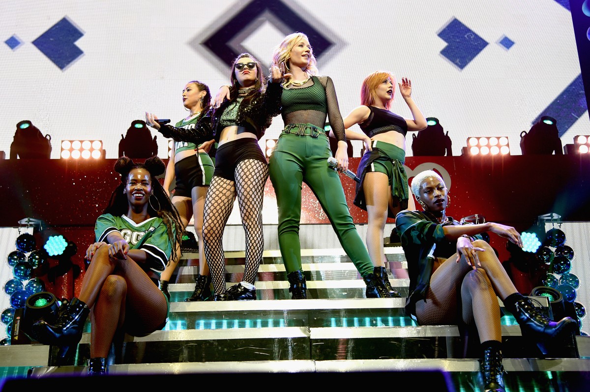 Iggy-Azalea-and-Charli-XCX-12