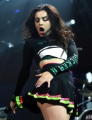 Iggy-Azalea-and-Charli-XCX-16