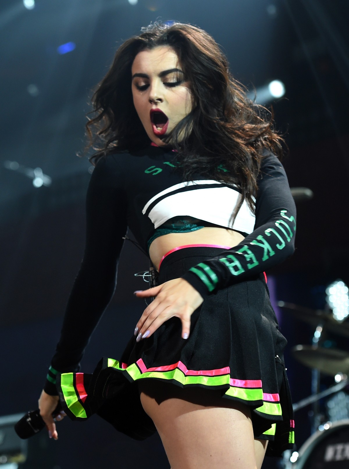 Iggy-Azalea-and-Charli-XCX-16