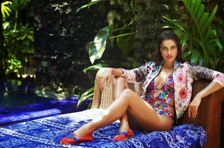 Irina-Shayk-in-Agua-Bendita-Bikini-2014-9