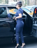 Lady-Gaga-Yoga-Class-NYC-2