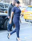 Lady-Gaga-Yoga-Class-NYC-6