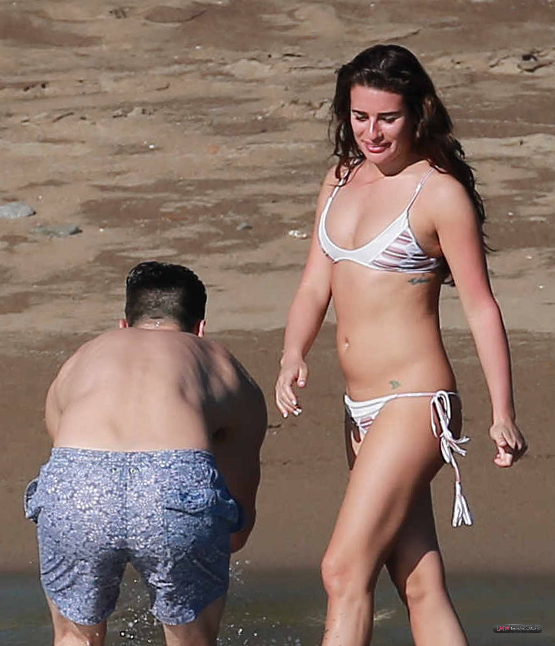 Lea-Michele-in-Bikini-3