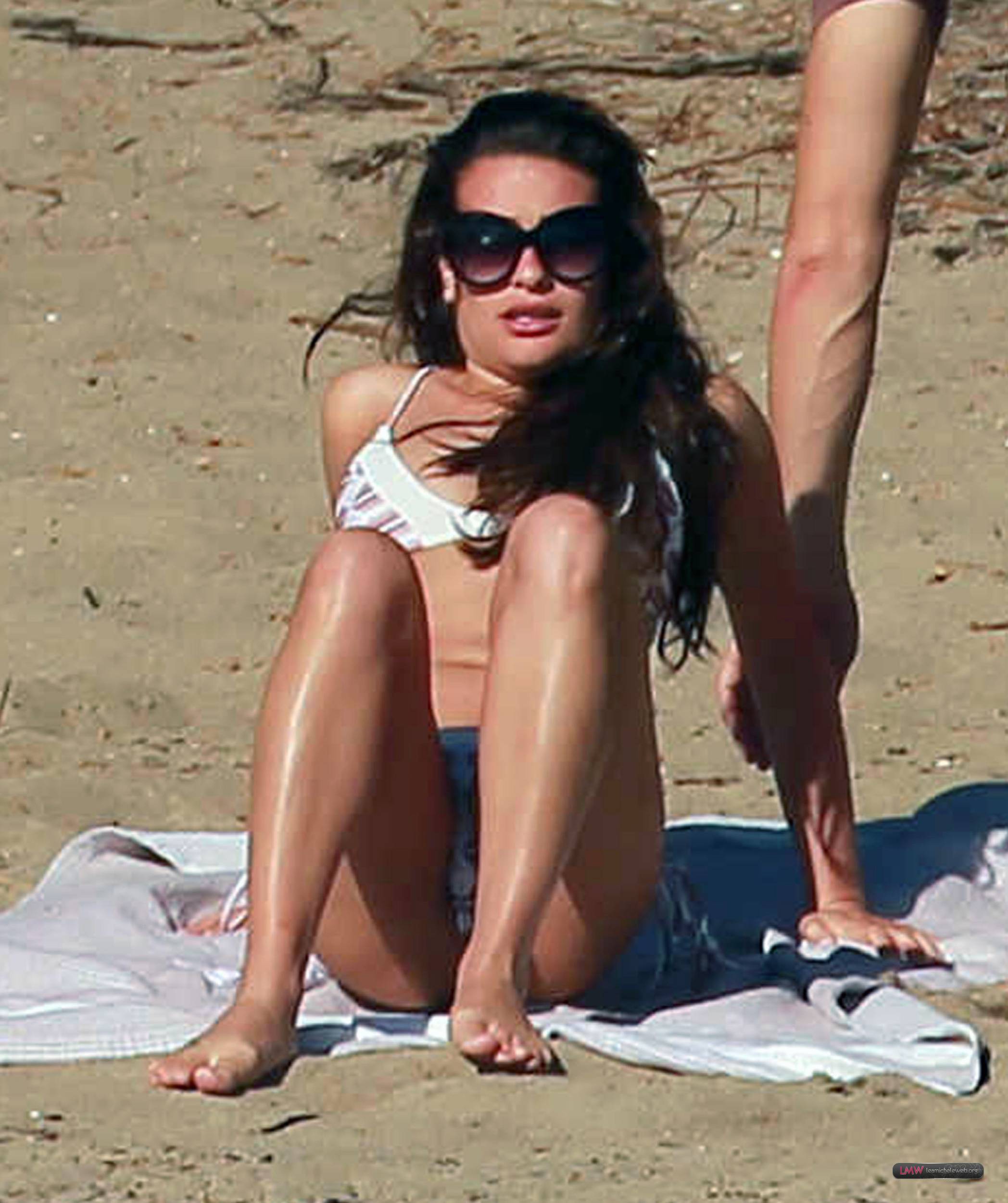 Lea-Michele-in-Bikini-8