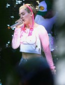 Miley-Cyrus-Performing-at-Art-Basel-Party-beach-2014-2