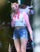 Miley-Cyrus-Performing-at-Art-Basel-Party-beach-2014-4