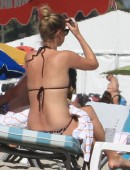 Nicky-Hilton-Bikini-Miami-10