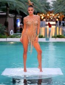 Nina-Agdal-Markus-&-Koala-Photoshoot-PHOTO-Magazine-4