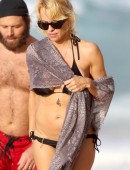 Pamela-Anderson-10