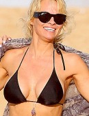 Pamela-Anderson-3