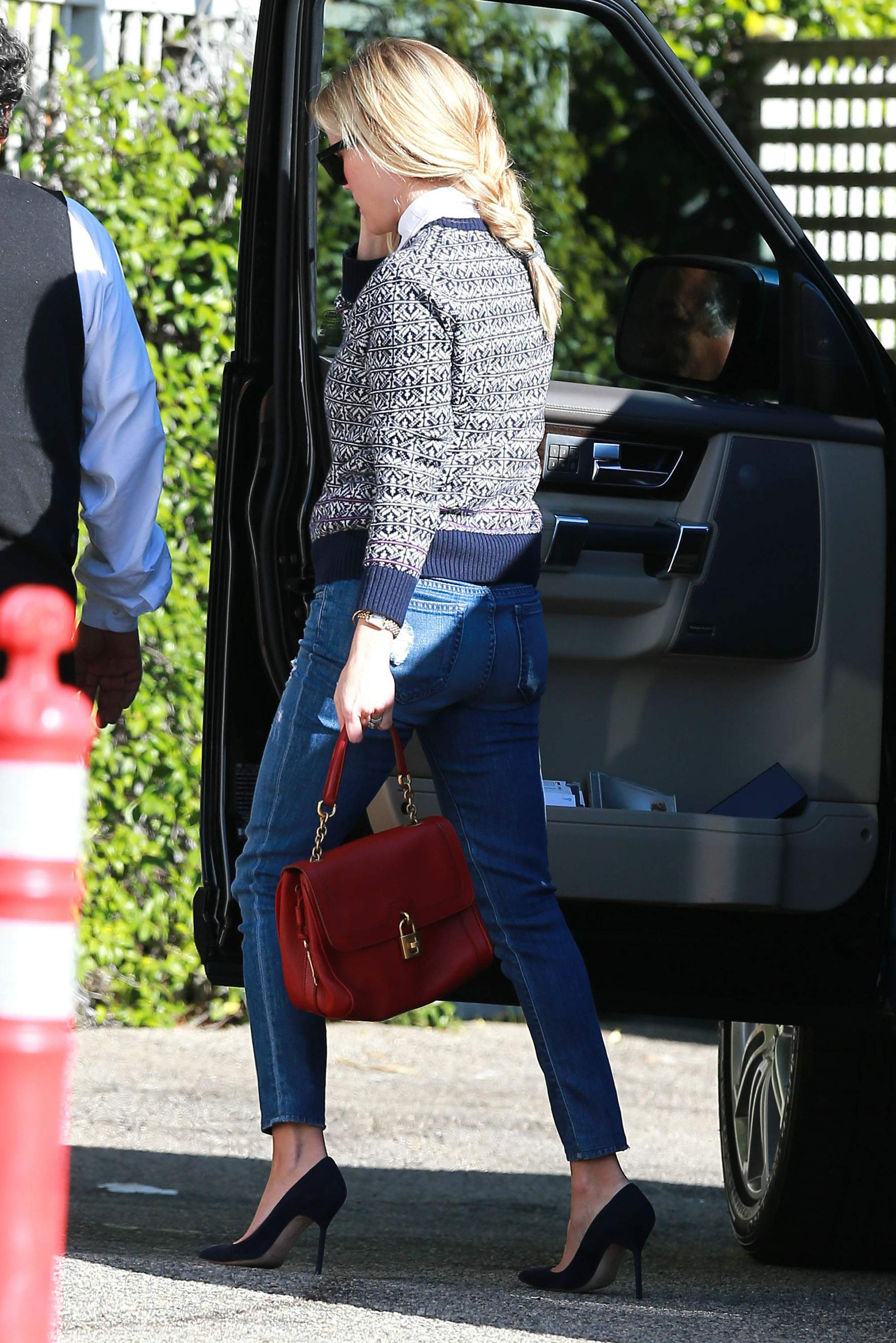 Reese-Witherspoon-Beverly-Hills-3