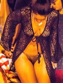 Rihanna-Upskirt-8