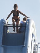 Salma-Hayek-in-Bikini-19