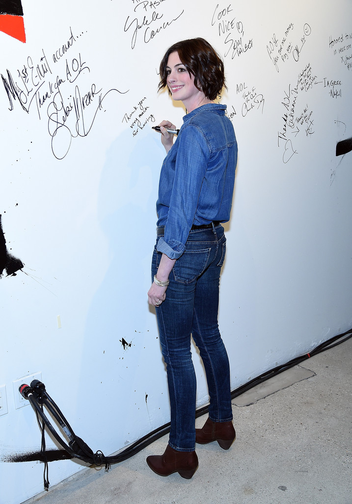 Anne-Hathaway-AOL-Build-Speaker-Series-NYC-1