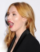 Bella-Thorne-104