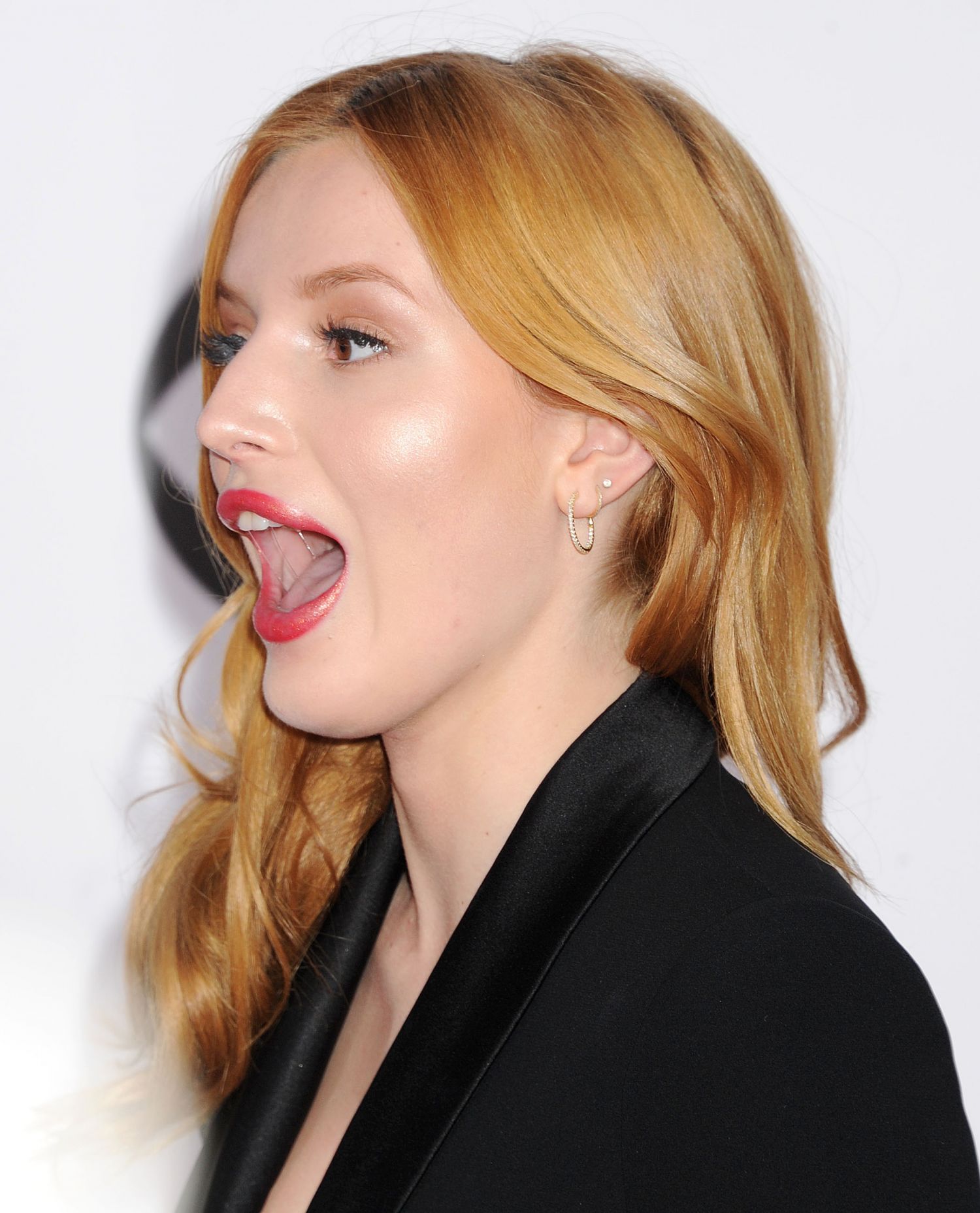Bella-Thorne-104