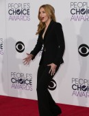Bella-Thorne-114