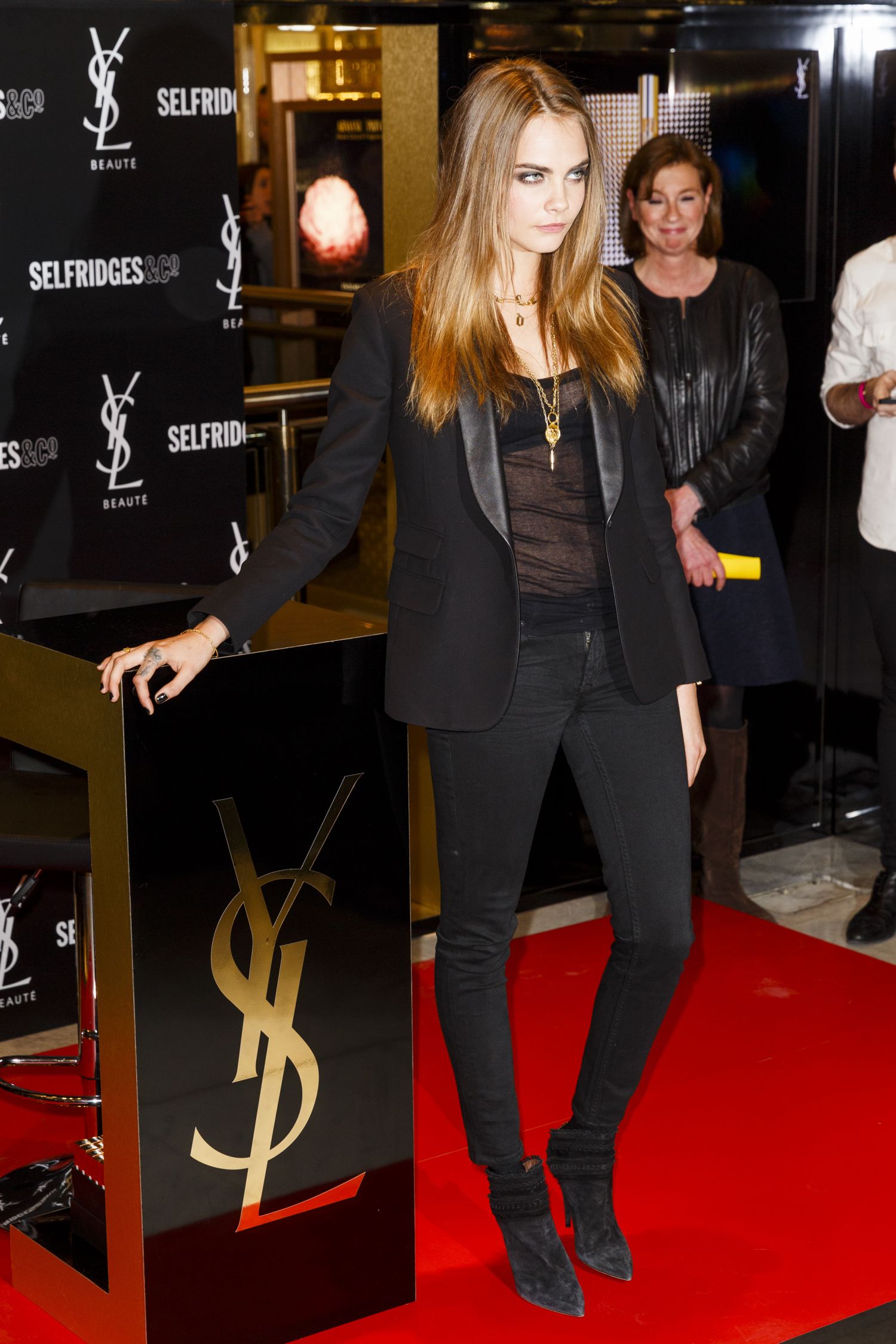 Cara-Delevingne-352